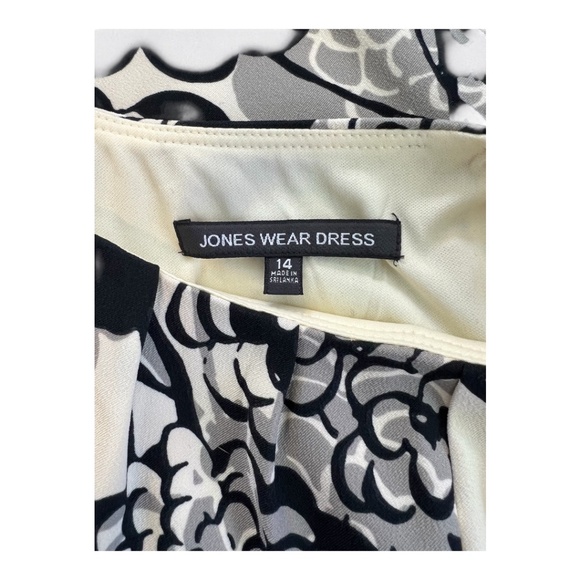 EUC JONES WEAR Black & Cream Floral Mid Length Dress Sz 14 + Flexees Shapewear - Picture 7 of 15